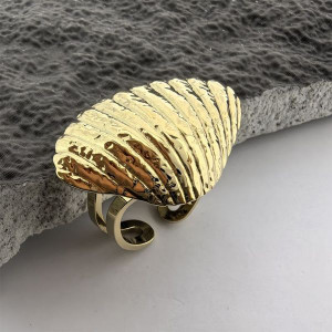 Кольцо в виде детализированной морской ракушки CJL35763