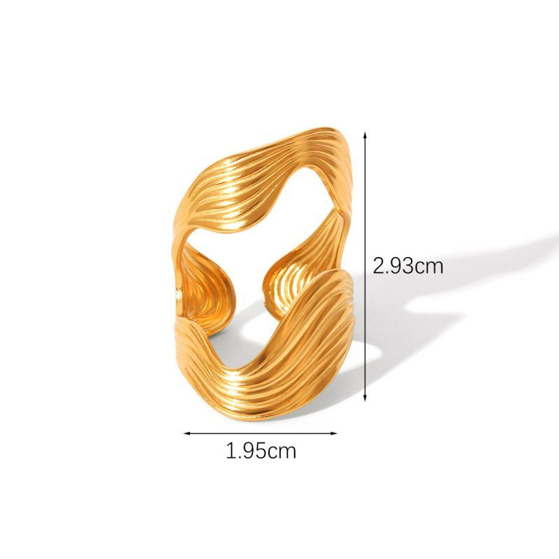 Длинное кольцо на весь палец с фактурными линиями CJL78699