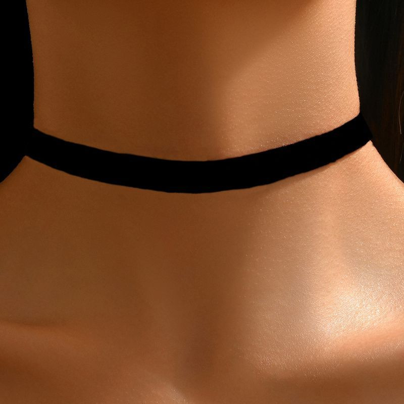 Минималистичный бархатный чокер насыщенного красного цвета CJH52747