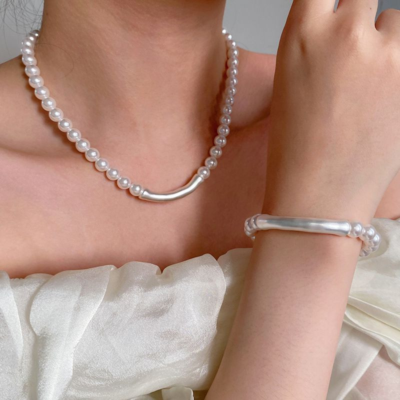 Браслет из жемчуга с металлической трубкой CJP80422