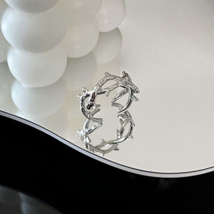 Дизайнерское разомкнутое кольцо из переплетенных серебристых нитей CJJ05926