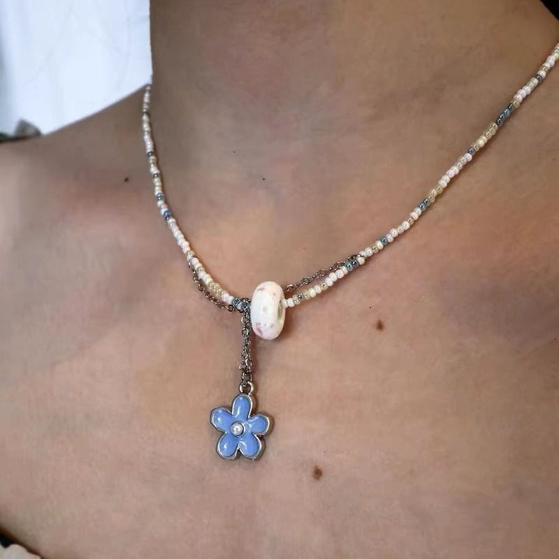 Бусы из бисера с подвеской в форме цветка и жемчужным акцентом CJH78431 Бусы из бисера с подвеской в форме цветка и жемчужным акцентом CJH78431