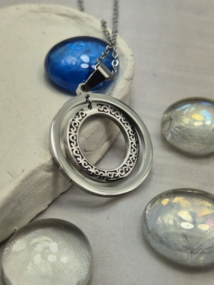 Колье с двойной круглой подвеской и россыпью кристаллов J10810CJJ