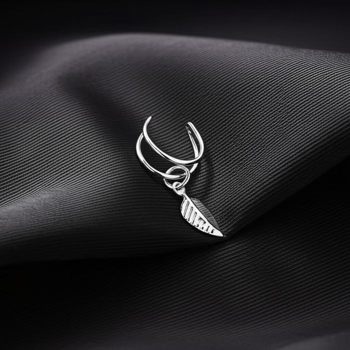 Серебристый кафф с подвеской-листом 2D67317MCK Серебристый кафф с подвеской-листом 2D67317MCK