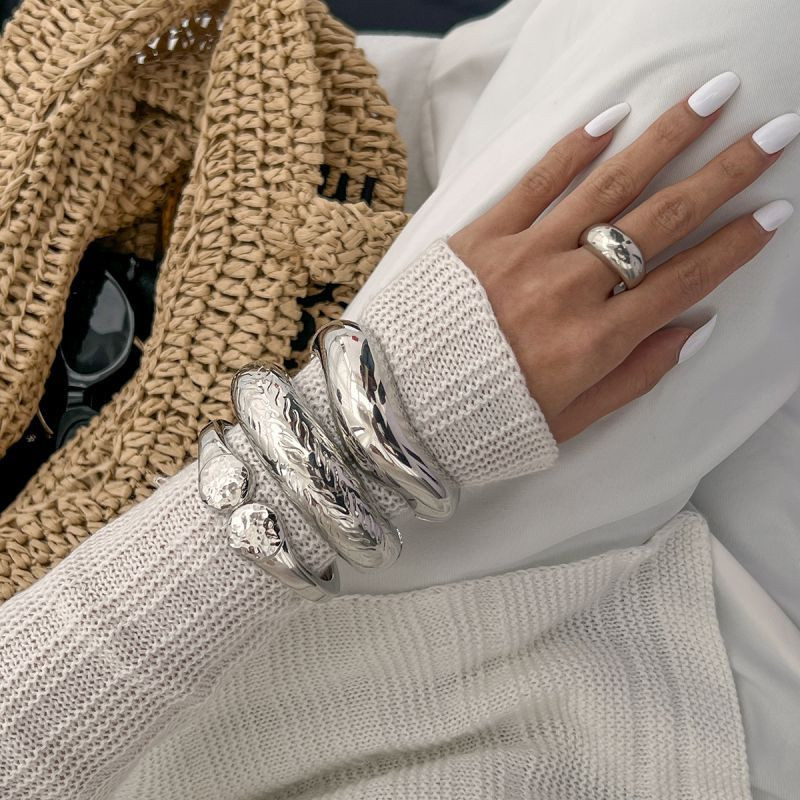 Жесткий браслет CJL85691 Жесткий браслет CJL85691