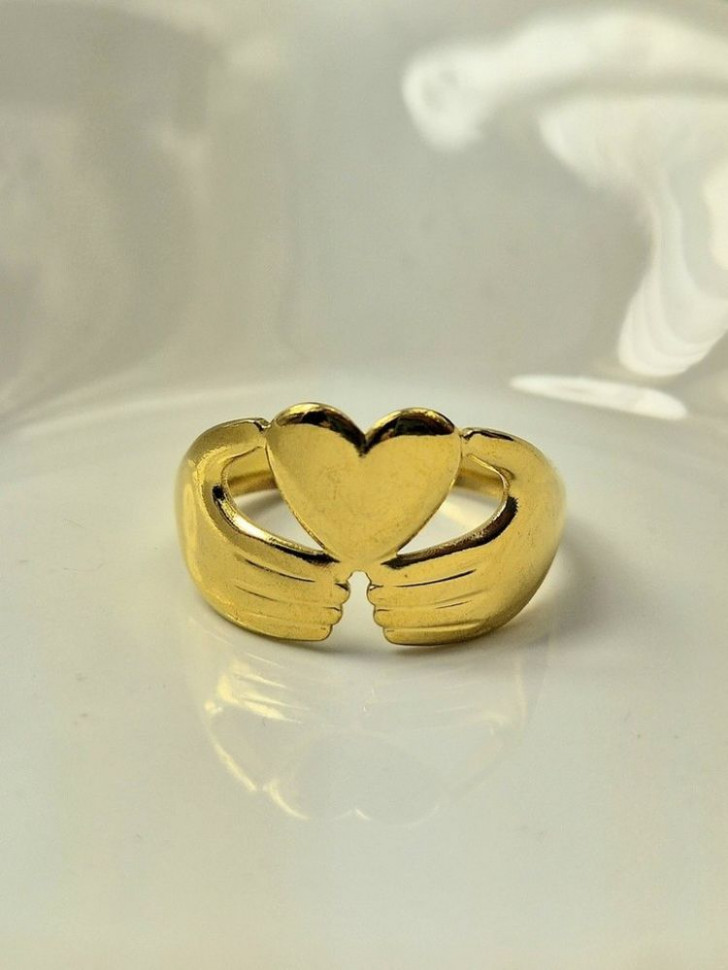 Кольцо медицинская сталь с напылением золотом J11379CJJ Кольцо медицинская сталь с напылением золотом J11379CJJ