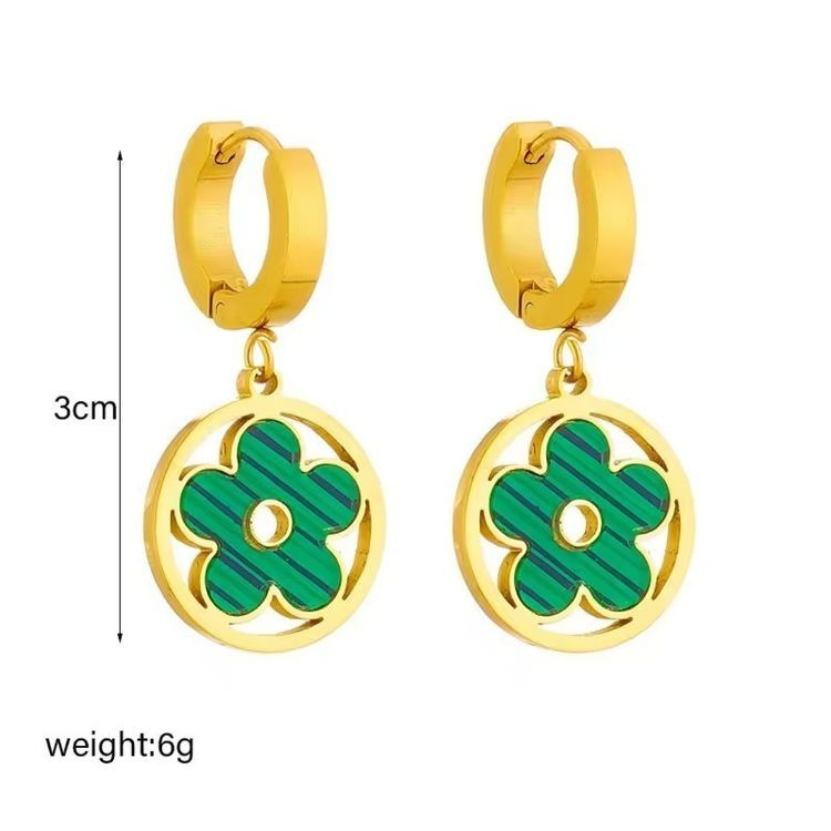 Золотистые серьги-кольца с зеленым клевером 1J11286CJJ Золотистые серьги-кольца с зеленым клевером 1J11286CJJ