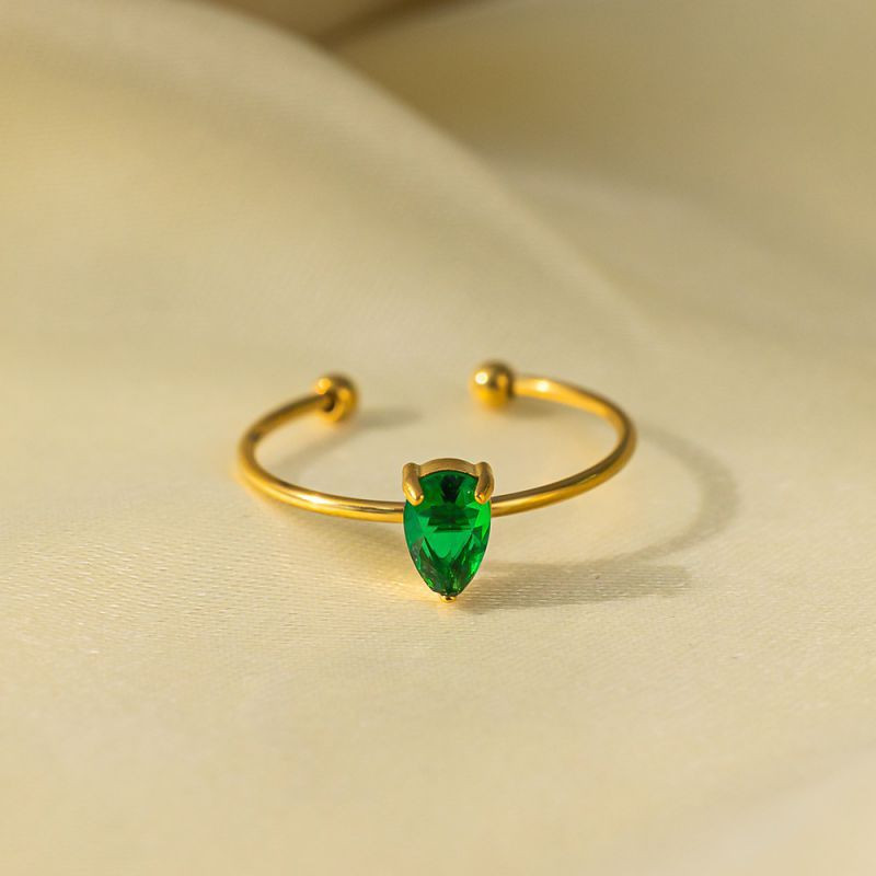 Кольцо с изумрудным кристаллом в золотой оправе CJH15733