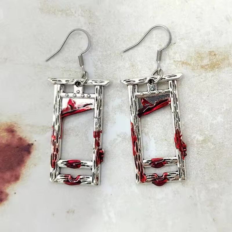 Серебристые серьги в виде лезвия гильотины CJX82858 Серебристые серьги в виде лезвия гильотины CJX82858