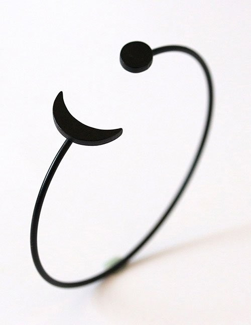 Жесткий браслет L80443