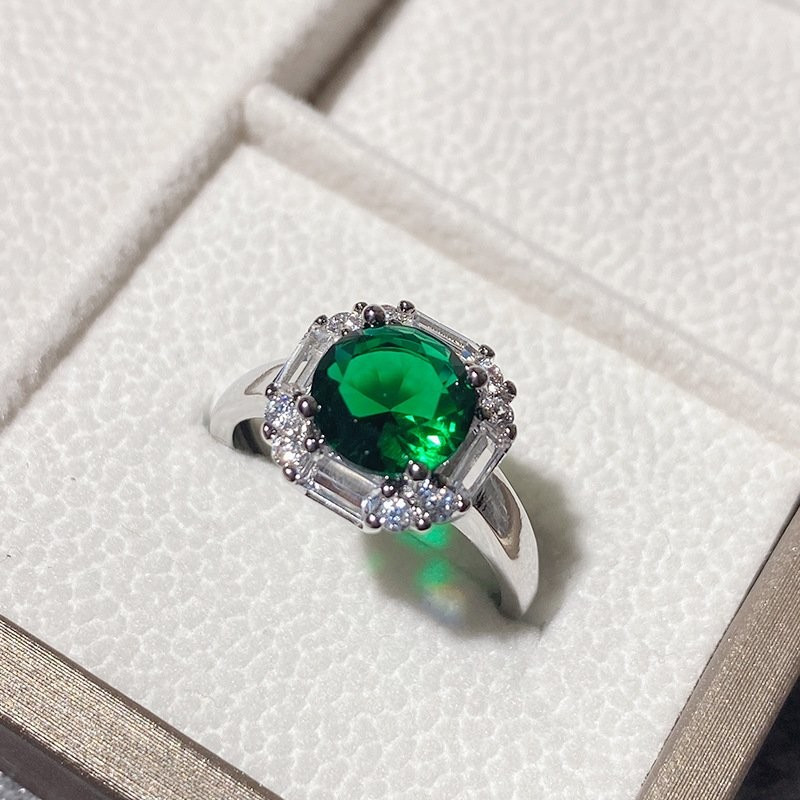 Помолвочное кольцо с крупным сиреневым камнем CJD04503