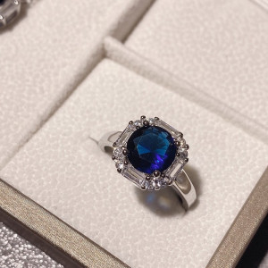 Кольцо с крупным восьмигранным кристаллом CJD04503