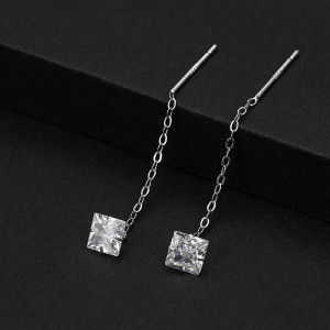 Серьги-протяжки с квадратными кристаллами CJR56679