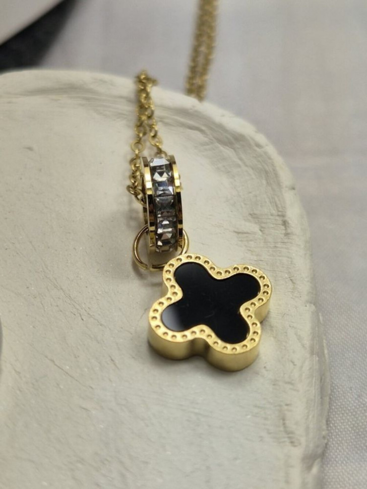 Колье с подвеской в форме четырехлистника с перламутром J10812CJJ