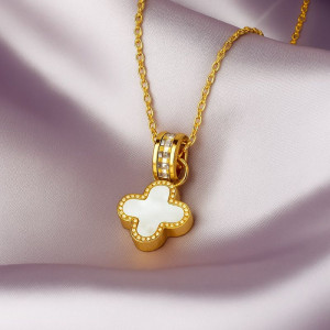 Колье с подвеской в форме четырехлистника с перламутром J10812CJJ Колье с подвеской в форме четырехлистника с перламутром J10812CJJ