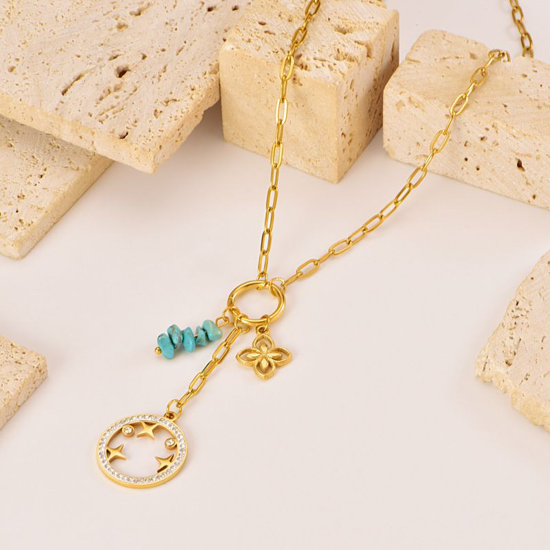 Золотистая цепь с бирюзовыми камнями и овальным медальоном CJR55563