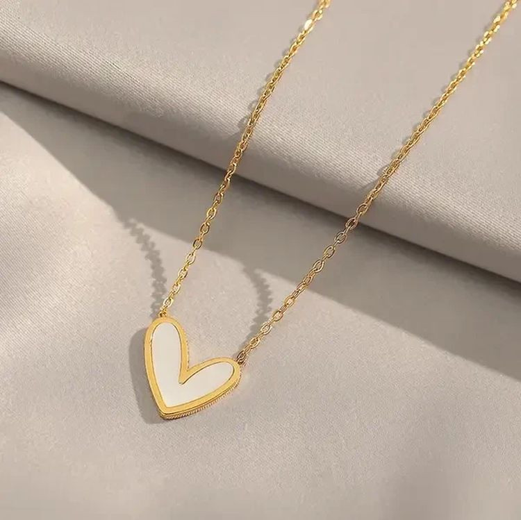 Золотистая цепочка с контурным сердцем и эмалью J10162CJJ