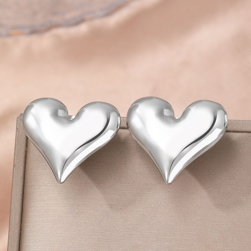 Серьги-пусеты Сердца объемные CJM03890