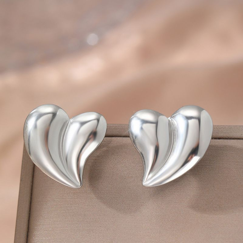 Серьги-пусеты Сердца объемные CJM03890