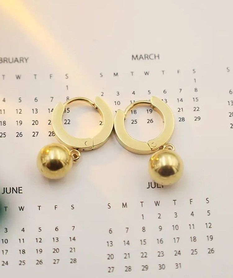 Серьги-кольца конго с подвесками в виде золотистых сфер J10257CJJ