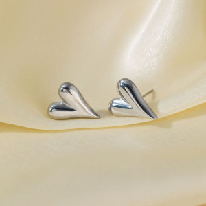 Серебристые серьги-пусеты Объемные сердца CJH32193 Серебристые серьги-пусеты Объемные сердца CJH32193