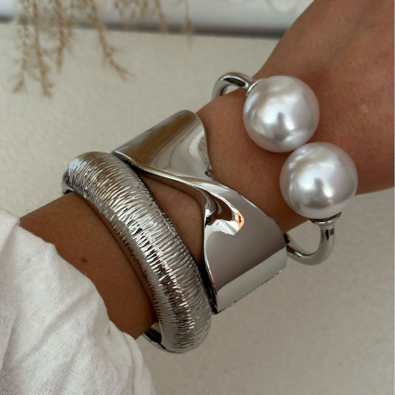 Жесткий браслет CJR56076