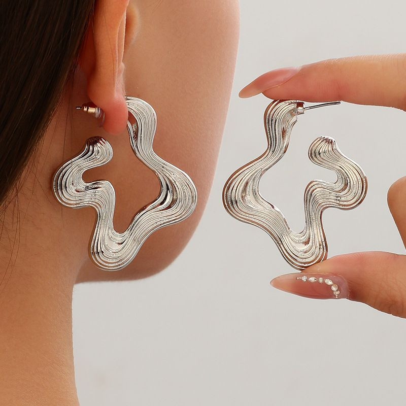 Оригинальные серьги-пусеты изогнутые линии CJL97449