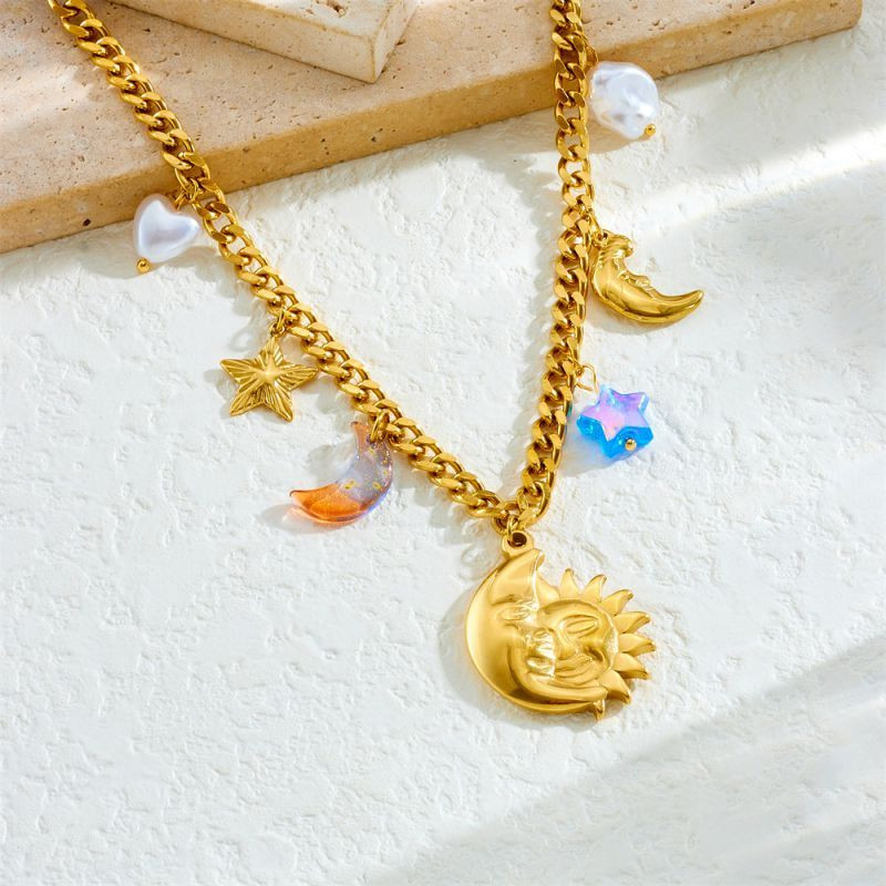 Золотистая цепь с небесными светилами и лунным ликом CJP55861