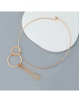 Колье-обруч тонкое золотистое с кольцами и металлической кистью L97934