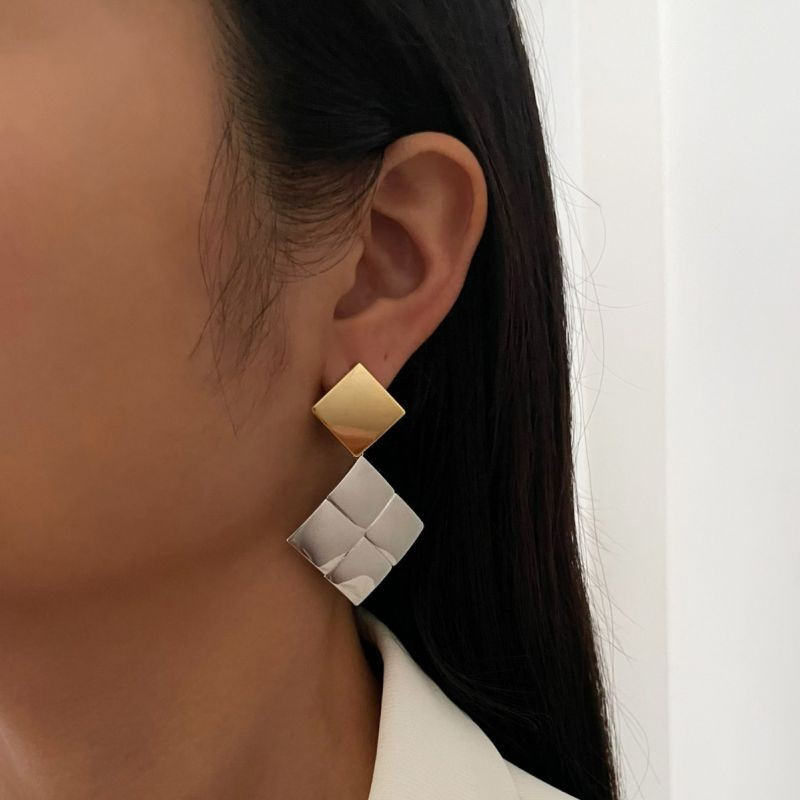 Двухцветные серьги-пусеты Трапеция CJG66045 Двухцветные серьги-пусеты Трапеция CJG66045
