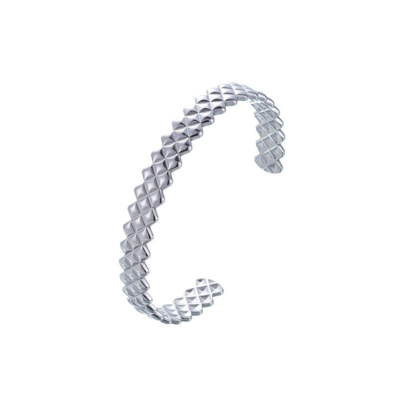 Браслет жесткий с ажурным плетением и фактурным узором CJL26142