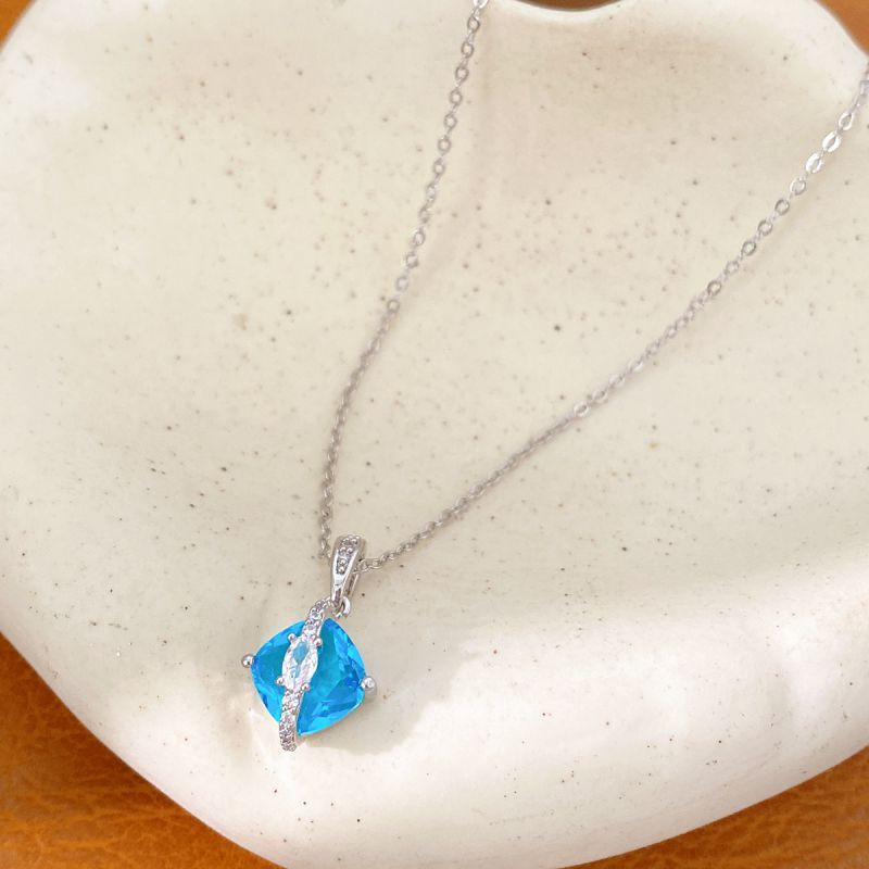 Серебряное колье с геометрией и цирконом CJZ18544