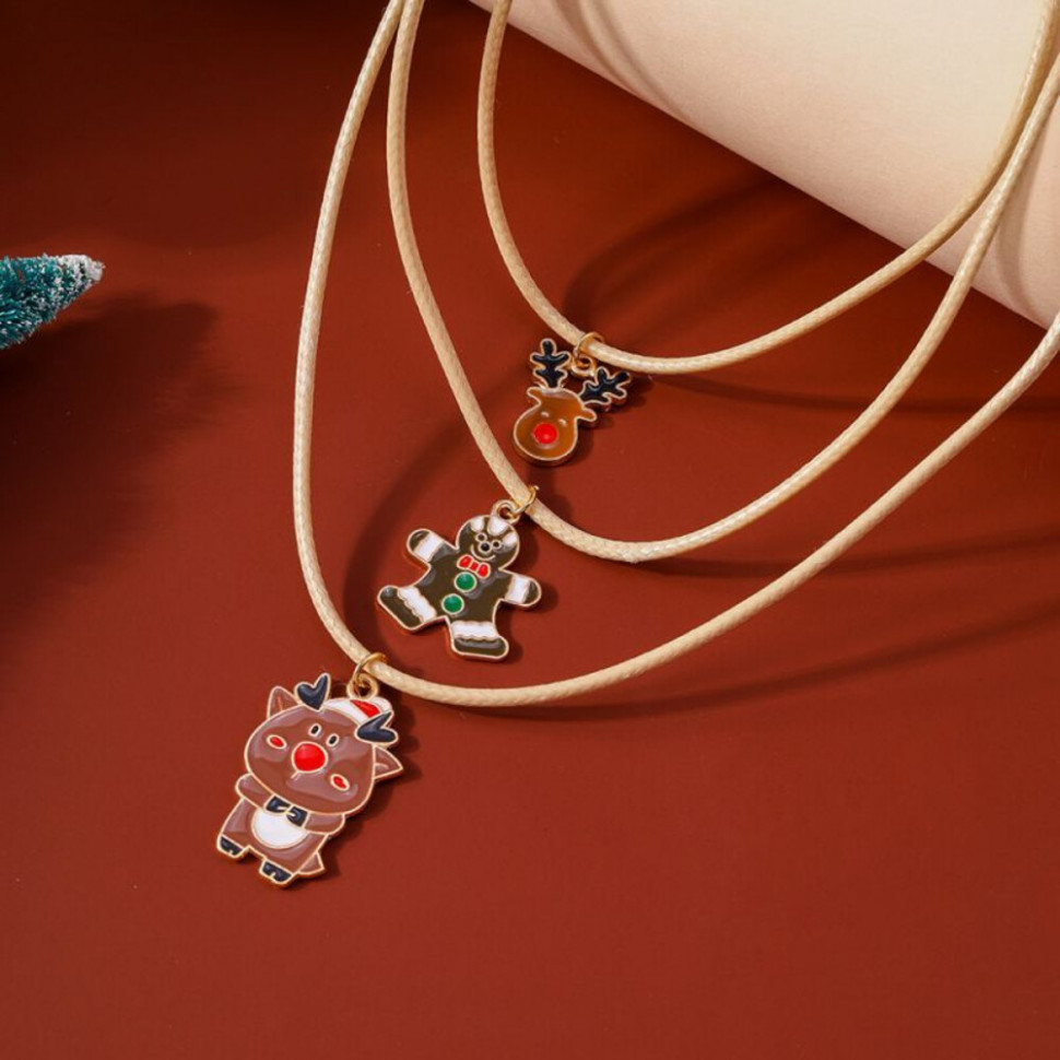 Трехслойное колье на кожаных шнурках с фигурными кулонами CJH14763