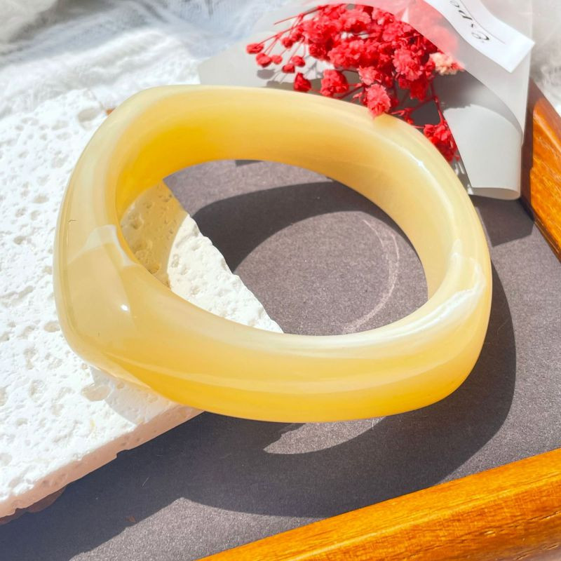 Браслет жесткий спиралевидный из прозрачного акрила CJR56920 Браслет жесткий спиралевидный из прозрачного акрила CJR56920