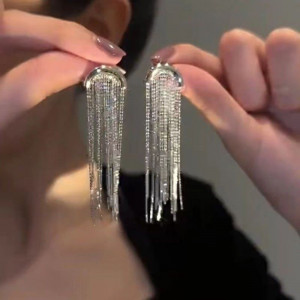 Серьги-подвески с цепочной бахромой и стразами CJB71176 Серьги-подвески с цепочной бахромой и стразами CJB71176