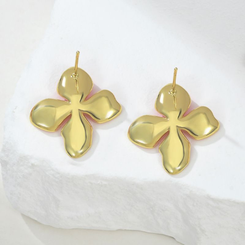 Серьги-цветы с белой эмалью CJL32155