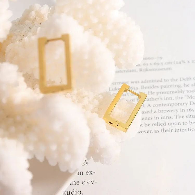 Стальные серьги-конго с напылением золота прямоугольник J10260CJJ Стальные серьги-конго с напылением золота прямоугольник J10260CJJ