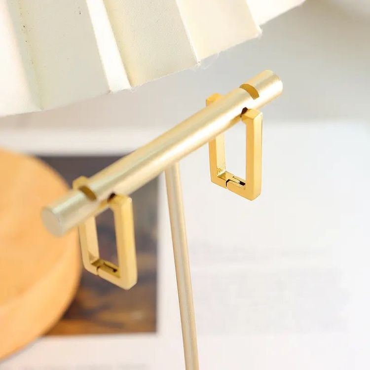 Стальные серьги-конго с напылением золота прямоугольник J10260CJJ Стальные серьги-конго с напылением золота прямоугольник J10260CJJ