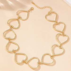 Коллар из крупных золотистых звеньев в форме сердец CJG50970