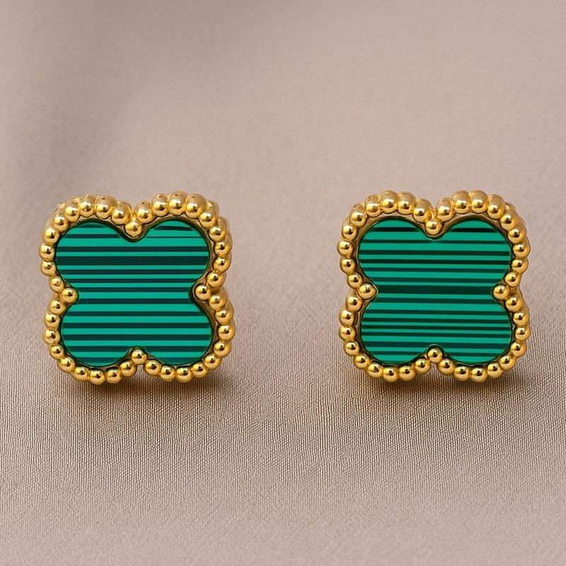 Серьги-пусеты Клевер с зеленым малахитом 1J10128(CJJ) Серьги-пусеты Клевер с зеленым малахитом 1J10128(CJJ)