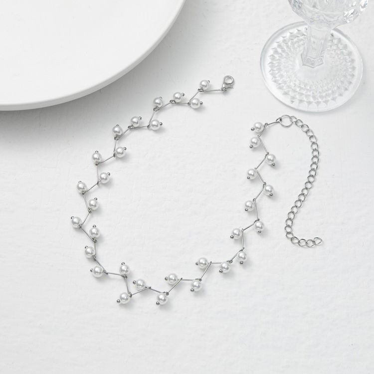 Ажурное стальное колье с растительным орнаментом и кристаллами J11382CJJ