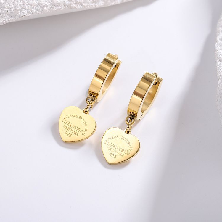 Серьги кольца из золотистой стали с романтичными подвесками сердцами 1J10889CJJ Серьги кольца из золотистой стали с романтичными подвесками сердцами 1J10889CJJ