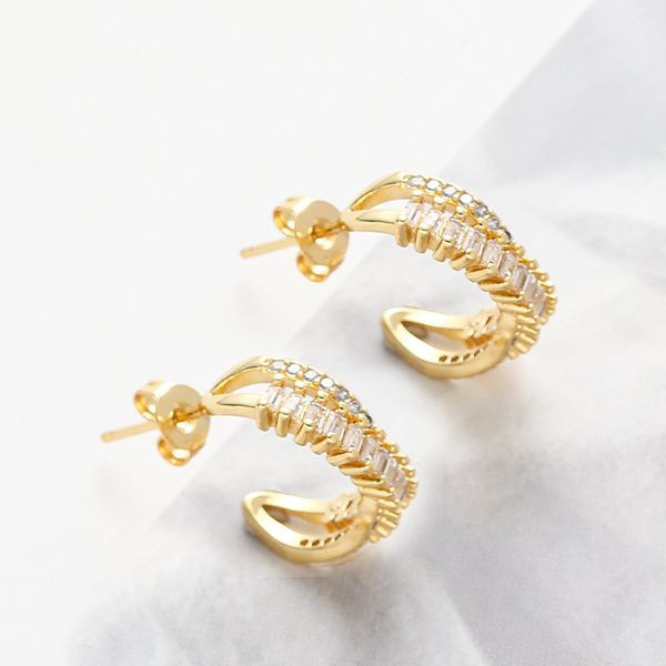 Серьги-кольца разомкнутые с разноцветными кристаллами CJL46926