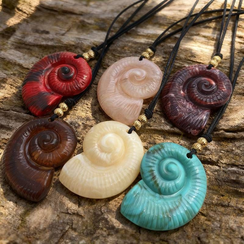 Цепочка с крупной подвеской в форме ракушки из цветного камня CJT07143