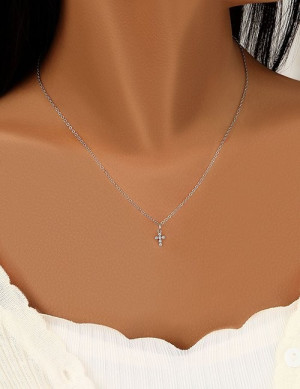 Тонкая цепочка с лаконичной геометрической подвеской крестом M14819 Тонкая цепочка с лаконичной геометрической подвеской крестом M14819
