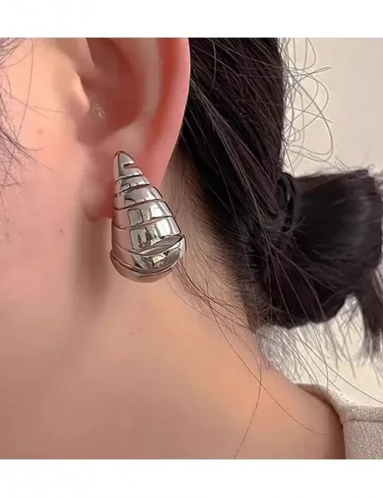 Серебристые серьги пусеты из латуни в форме личинки шелкопряда 1J10045CJJ Серебристые серьги пусеты из латуни в форме личинки шелкопряда 1J10045CJJ