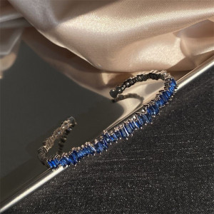 Широкий ажурный жесткий браслет с инкрустацией CJG26649 Широкий ажурный жесткий браслет с инкрустацией CJG26649