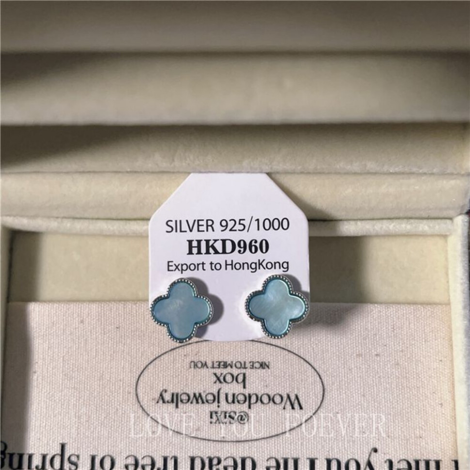 Серьги-гвоздики клевер с голубой вставкой J10929CJJ