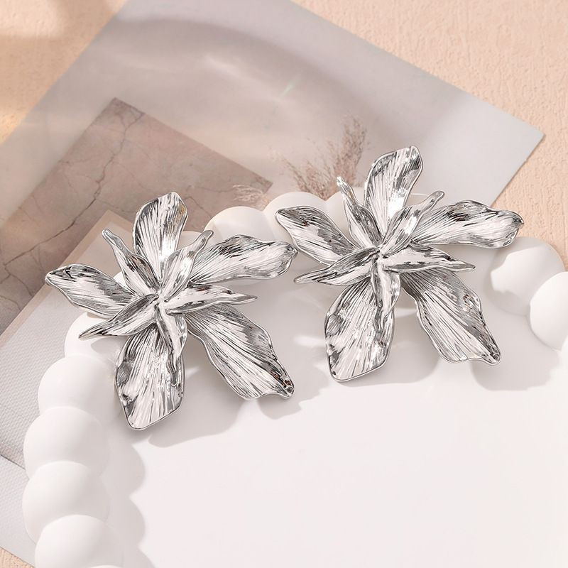 Нарядные серьги-пусеты золотистые соцветия CJL97781 Нарядные серьги-пусеты золотистые соцветия CJL97781