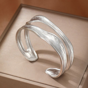 Браслет жесткий многорядный из тонких серебристых линий CJM03769 Браслет жесткий многорядный из тонких серебристых линий CJM03769